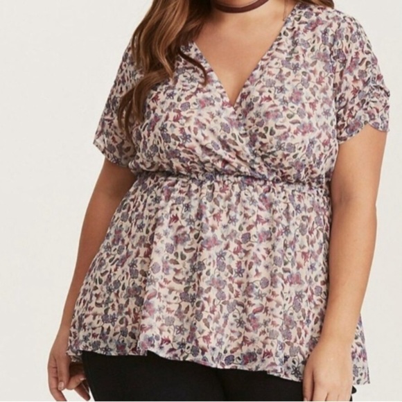 Torrid Criss Cross Floral Pull Over Peplum Style Bliusr size 3X - Picture 1 of 10